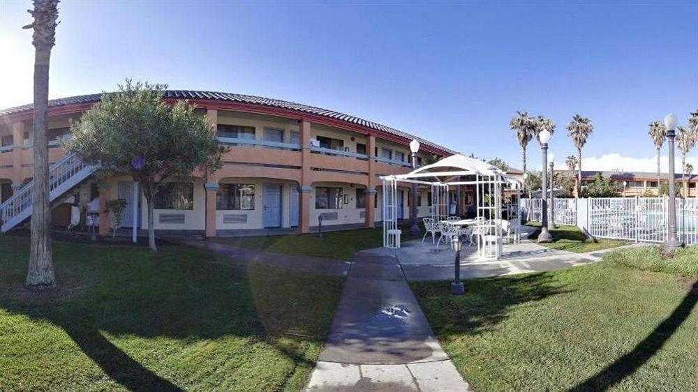 Spark By Hilton Santa Nella Zewnętrze zdjęcie
