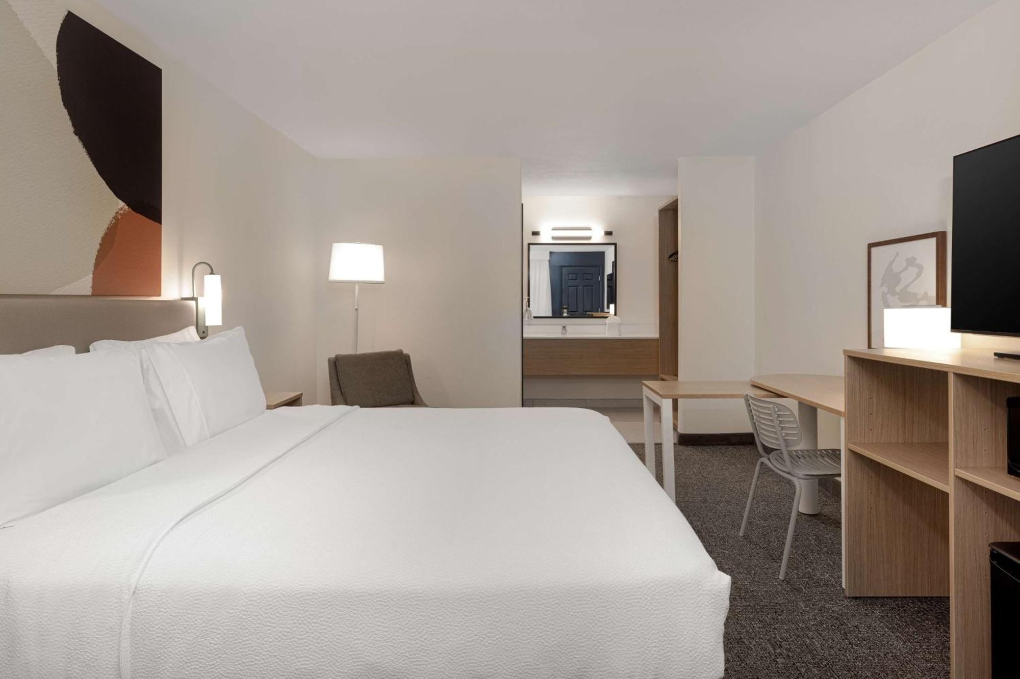 Spark By Hilton Santa Nella Zewnętrze zdjęcie