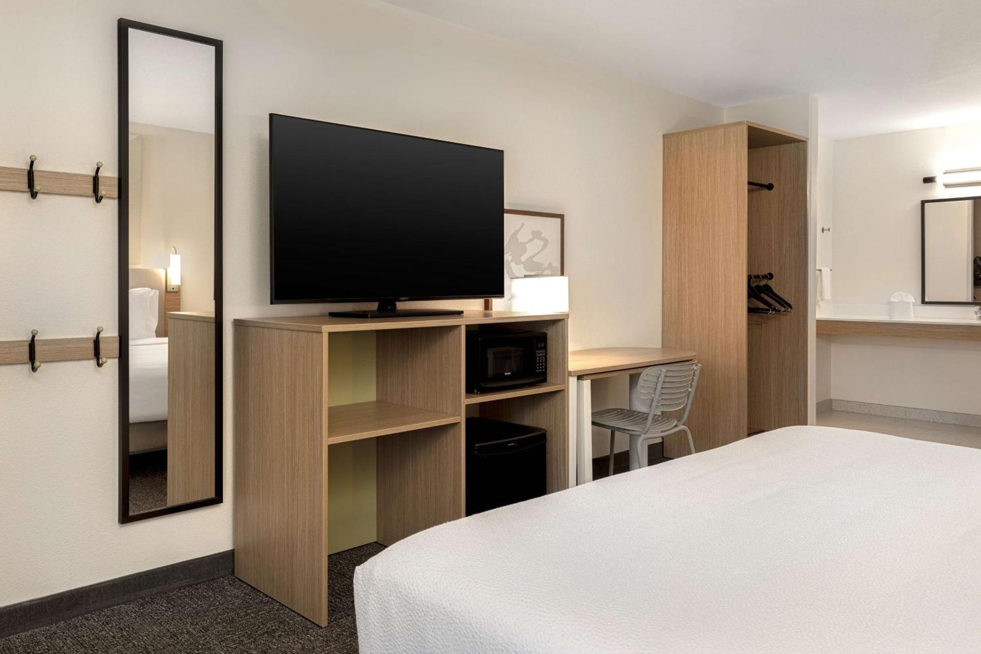 Spark By Hilton Santa Nella Zewnętrze zdjęcie